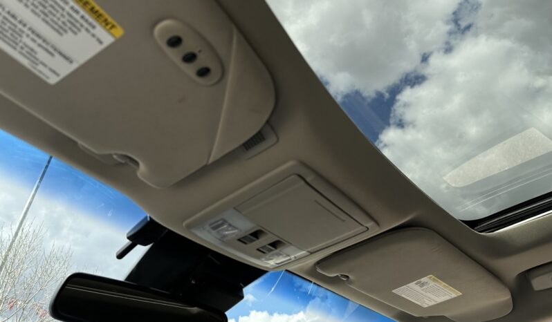 
								2011 Lincoln MKT full									