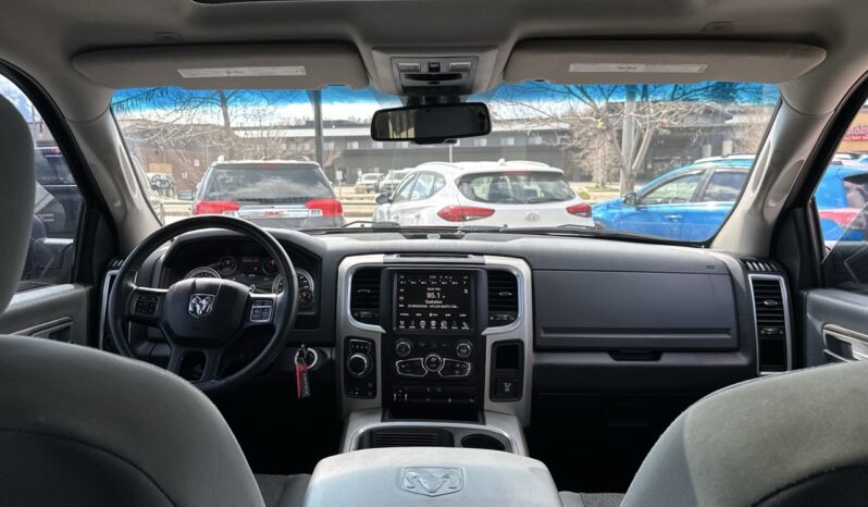 
								2017 Ram 1500 SLT full									