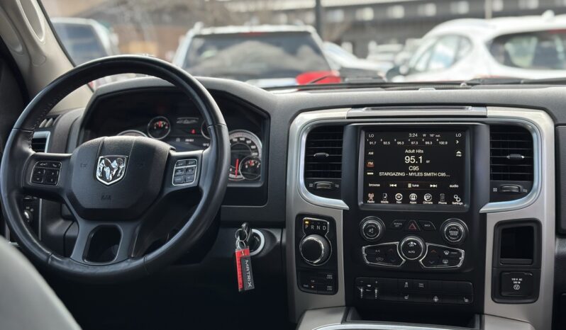 
								2017 Ram 1500 SLT full									