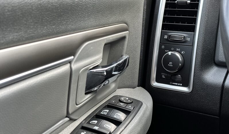 
								2017 Ram 1500 SLT full									