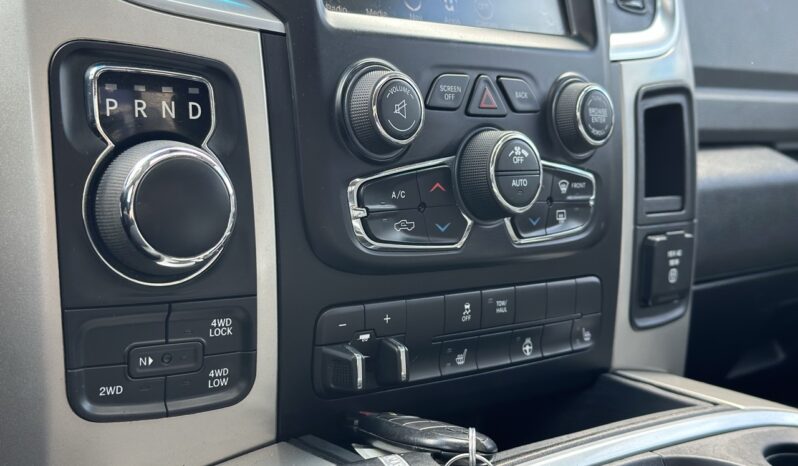 
								2017 Ram 1500 SLT full									