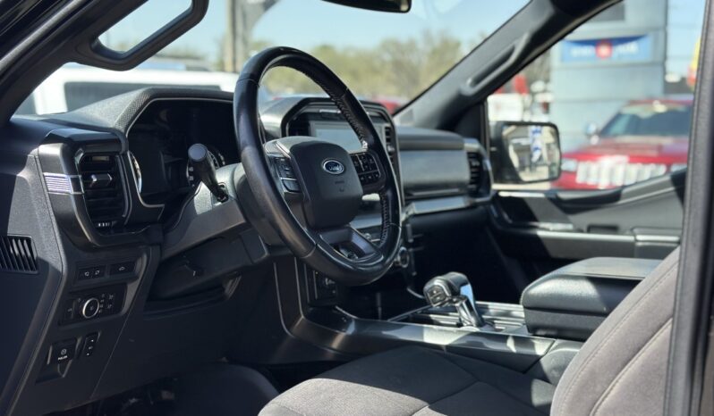 
								2021 Ford F-150 XLT full									