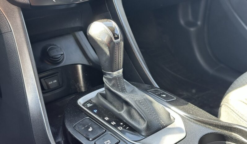 
								2015 Hyundai Santa Fe Sport full									