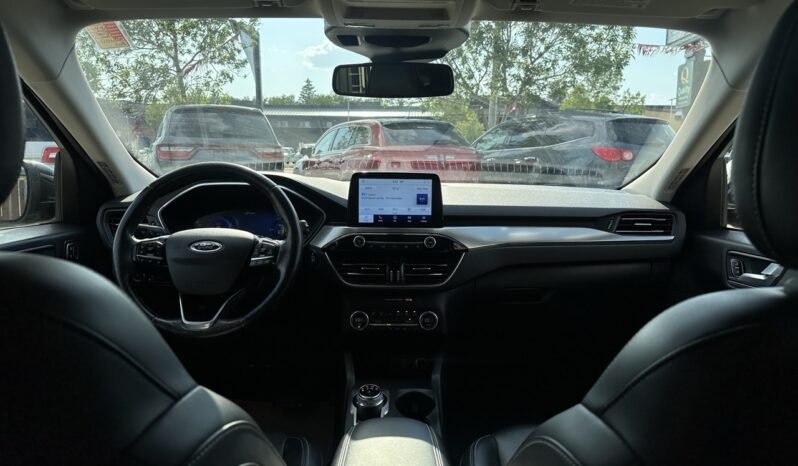 
								2021 Ford Escape Titanium Hybrid AWD full									