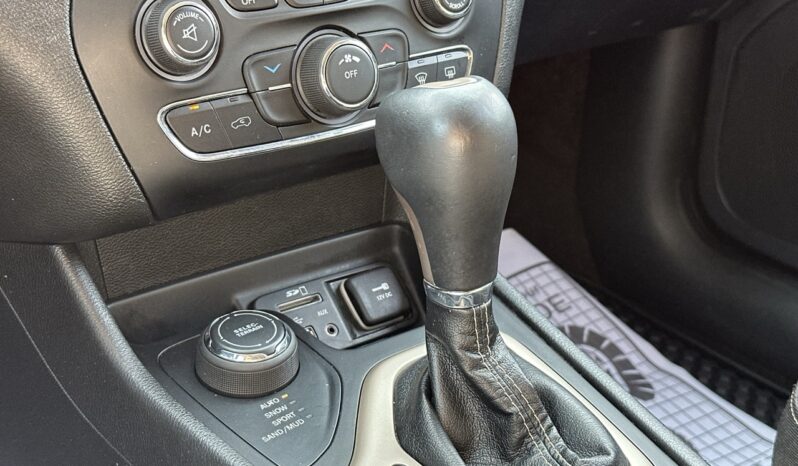
								2018 Jeep Cherokee Sport full									