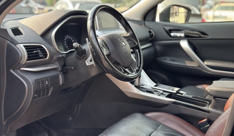 
								2019 Mitsubishi Eclipse Cross LE full									