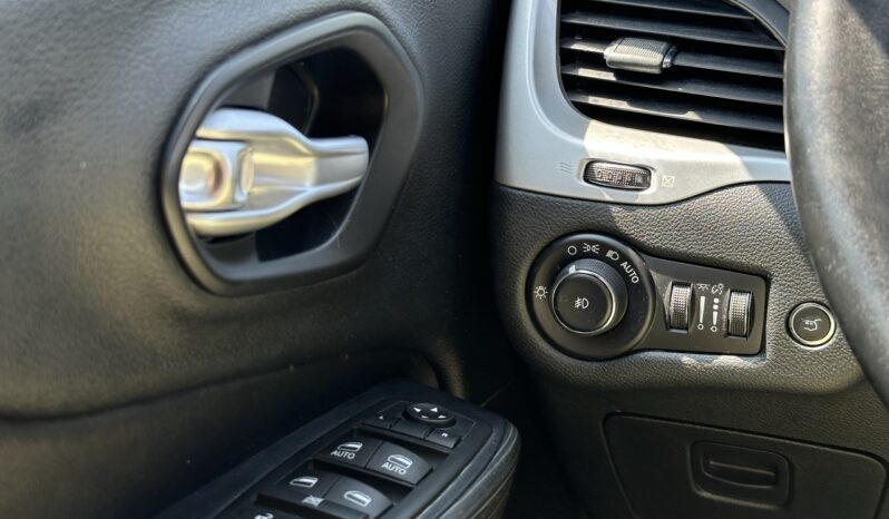 
								2016 Jeep Cherokee Trailhawk full									