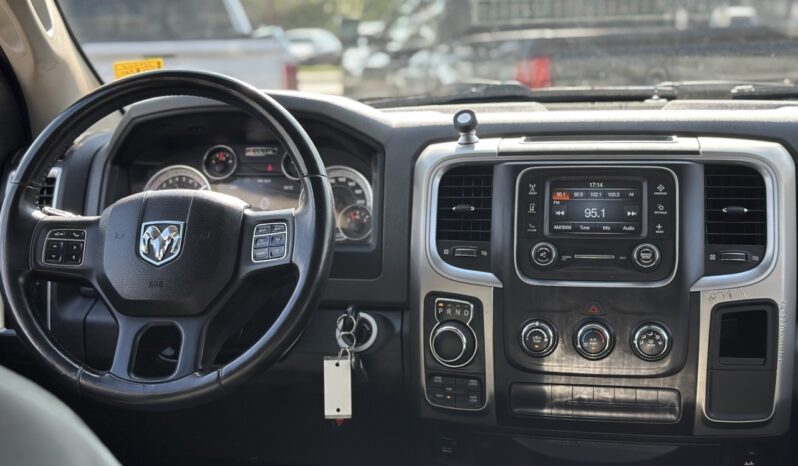 
								2014 Ram 1500 Big Horn full									
