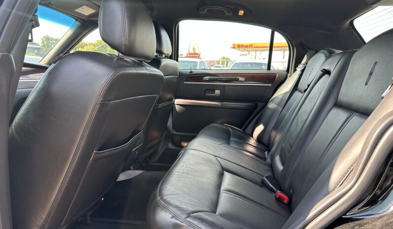 
								2009 Lincoln Town Car Signature Limited full									
