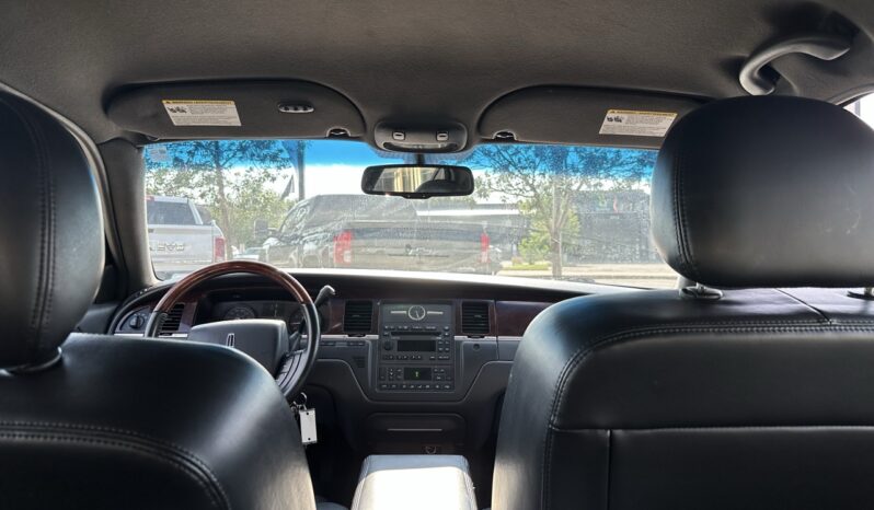
								2009 Lincoln Town Car Signature Limited full									
