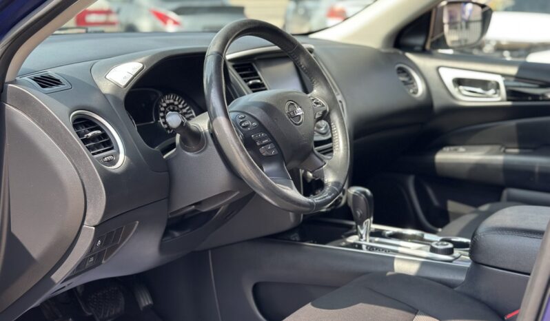 
								2018 Nissan Pathfinder SV Tech full									