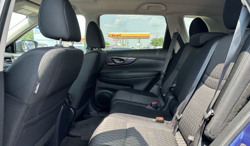 
								2018 Nissan Rogue SV full									