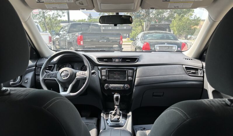 
								2018 Nissan Rogue SV full									