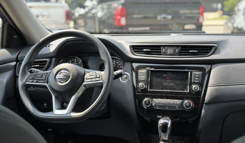 
								2018 Nissan Rogue SV full									