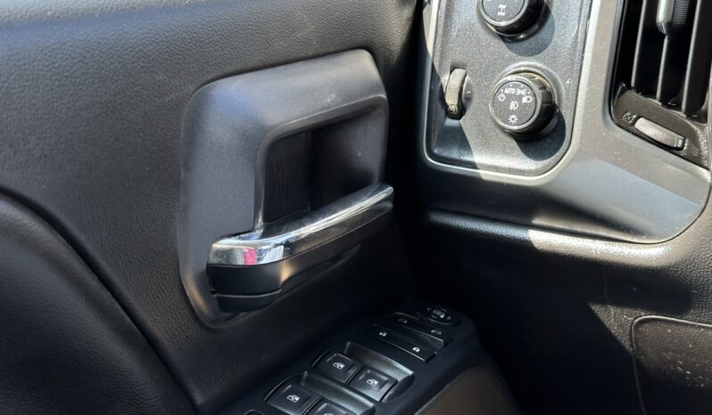 
								2015 Chevrolet Silverado 1500 full									