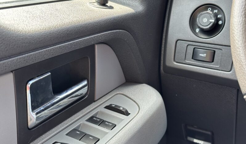 
								2013 Ford F-150 XLT full									