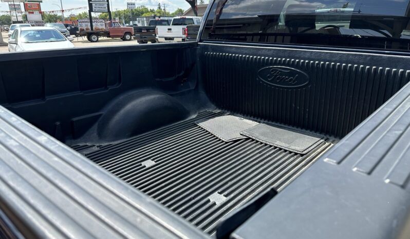 
								2013 Ford F-150 XLT full									