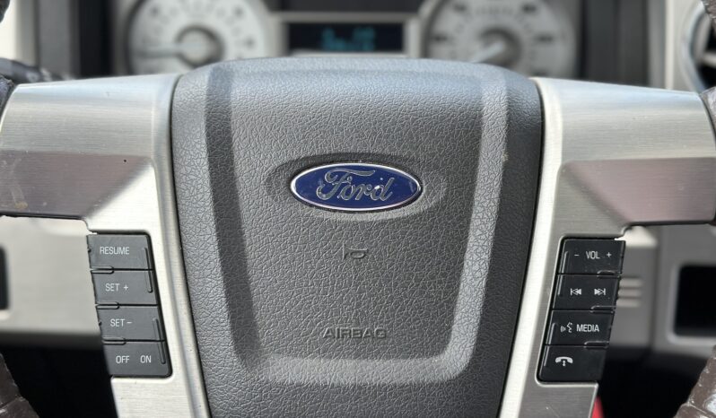 
								2009 Ford F-150 Platinum full									