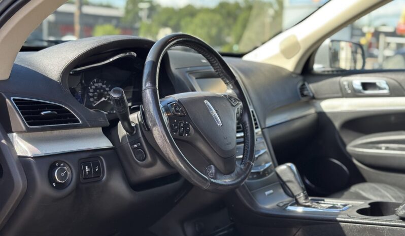 
								2013 Lincoln MKT full									