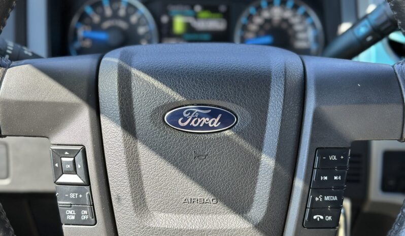 
								2014 Ford F-150 XLT full									