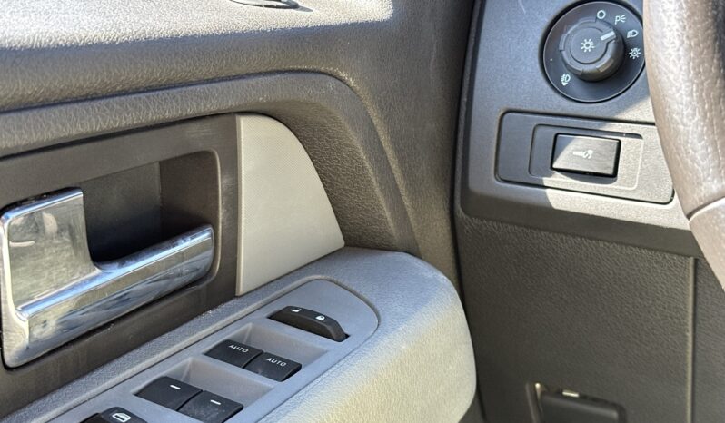 
								2014 Ford F-150 XLT full									