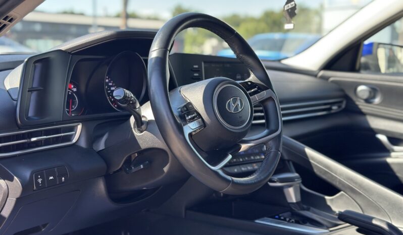 
								2021 Hyundai Elantra SEL full									