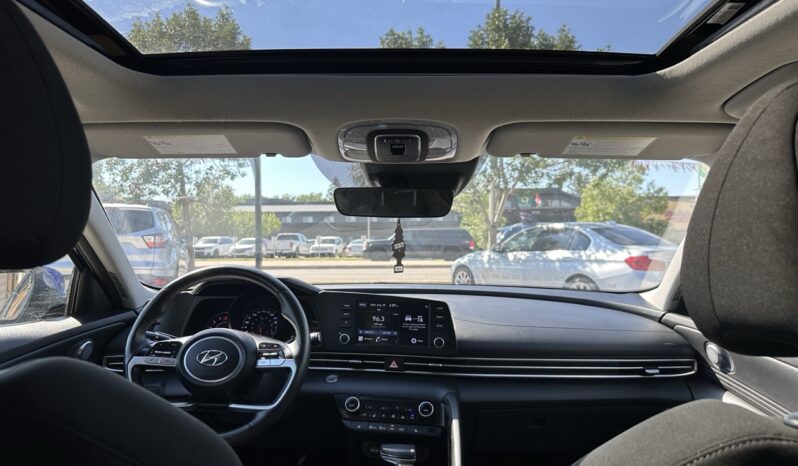 
								2021 Hyundai Elantra SEL full									
