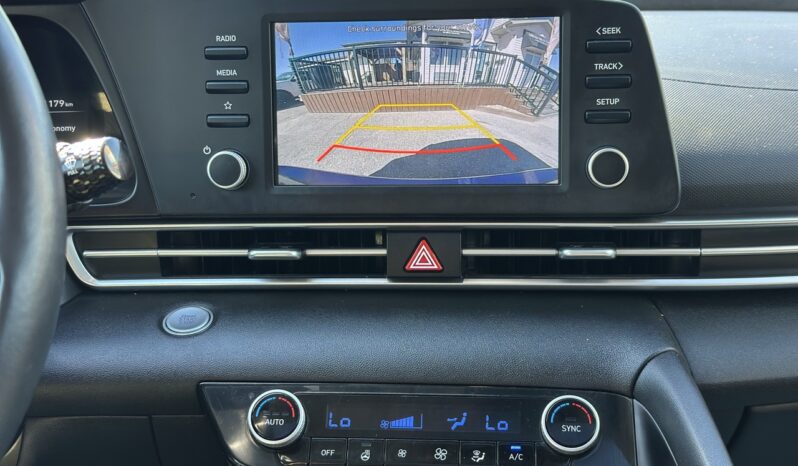 
								2021 Hyundai Elantra SEL full									