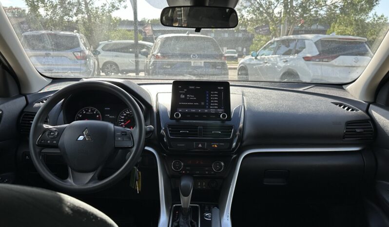 
								2022 Mitsubishi Eclipse Cross ES full									