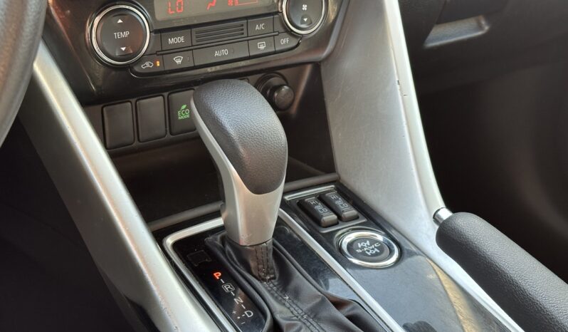 
								2022 Mitsubishi Eclipse Cross ES full									